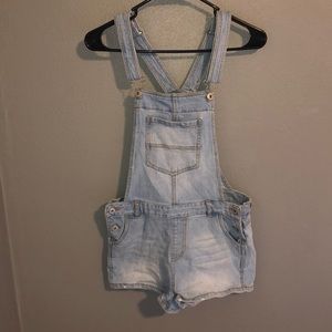 Short denim overalls